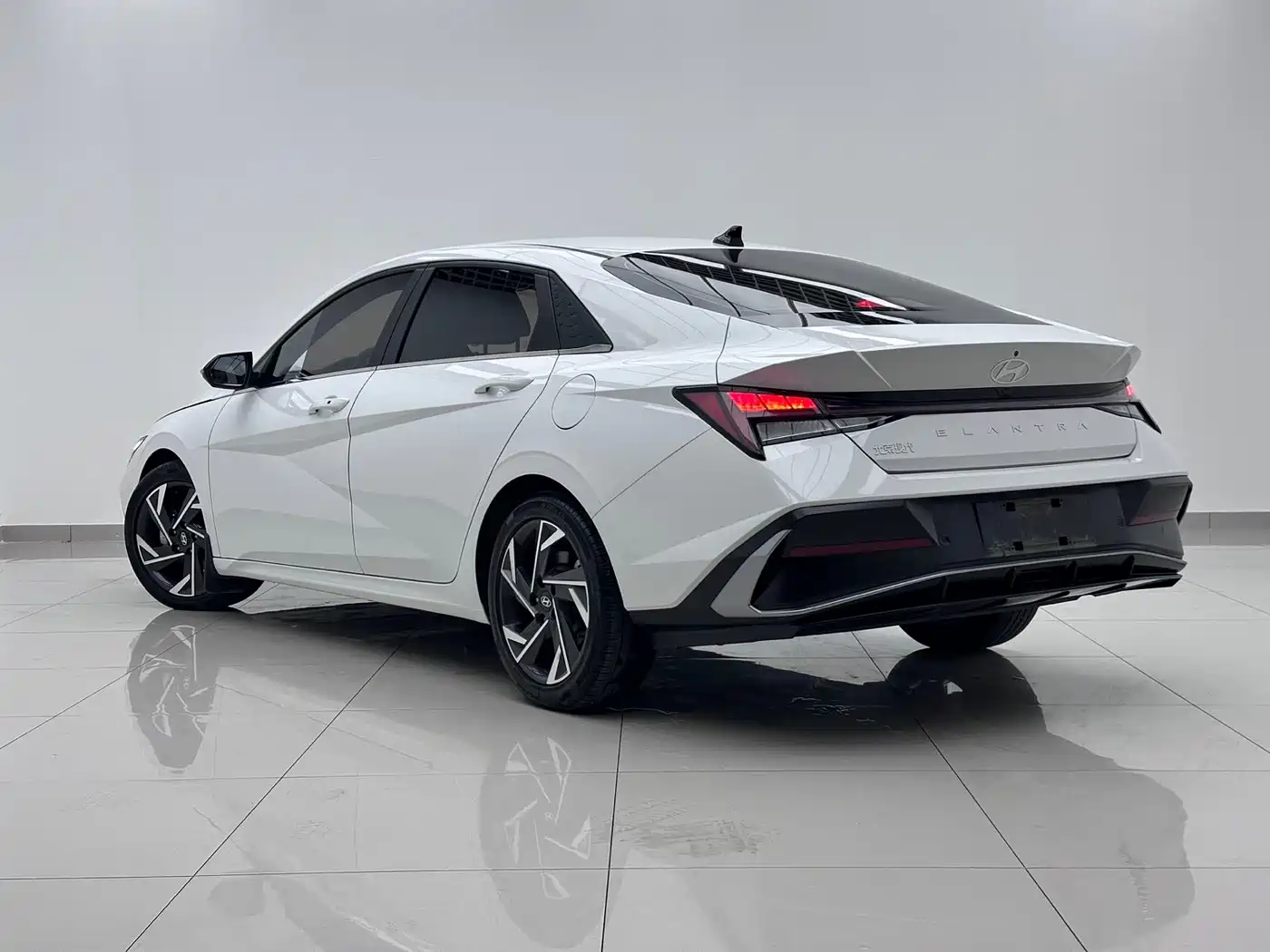 Hyundai Elantra 2023