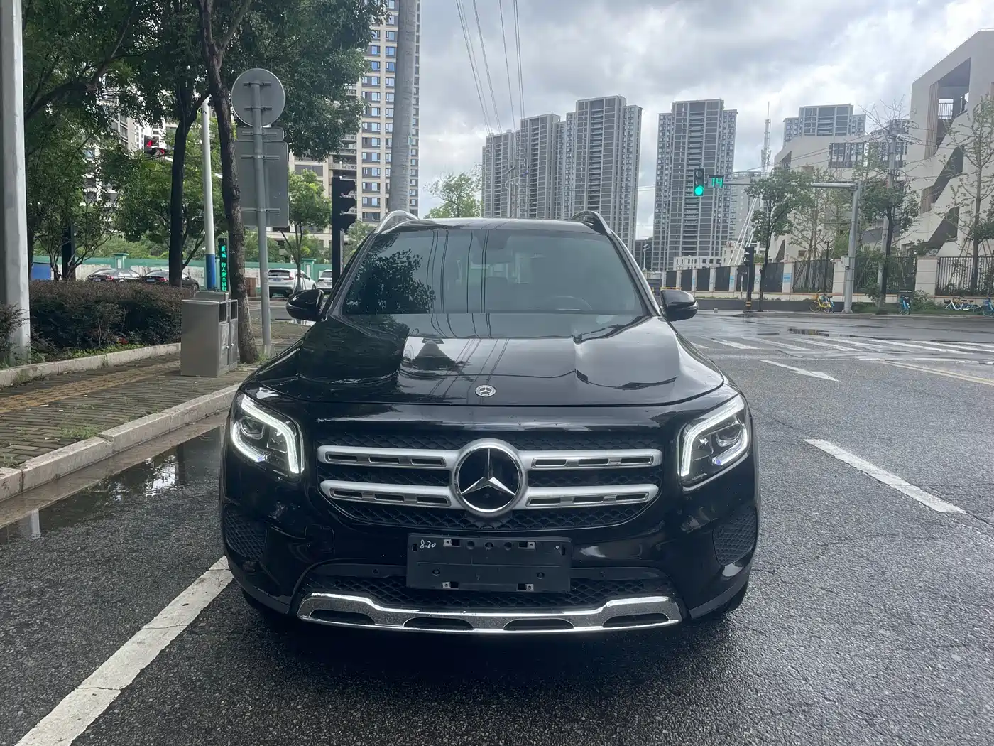 Mercedes-Benz GLB 2023