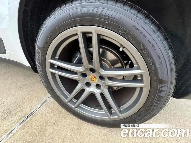 Porsche Macan 2021