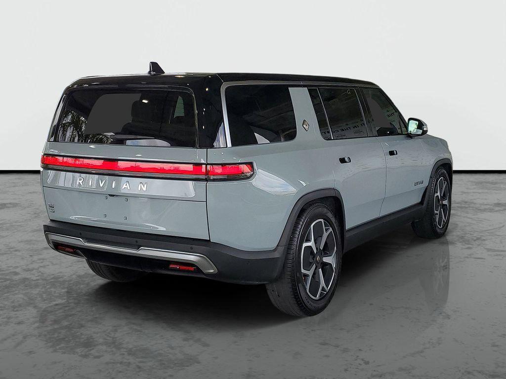Rivian R1S 2024