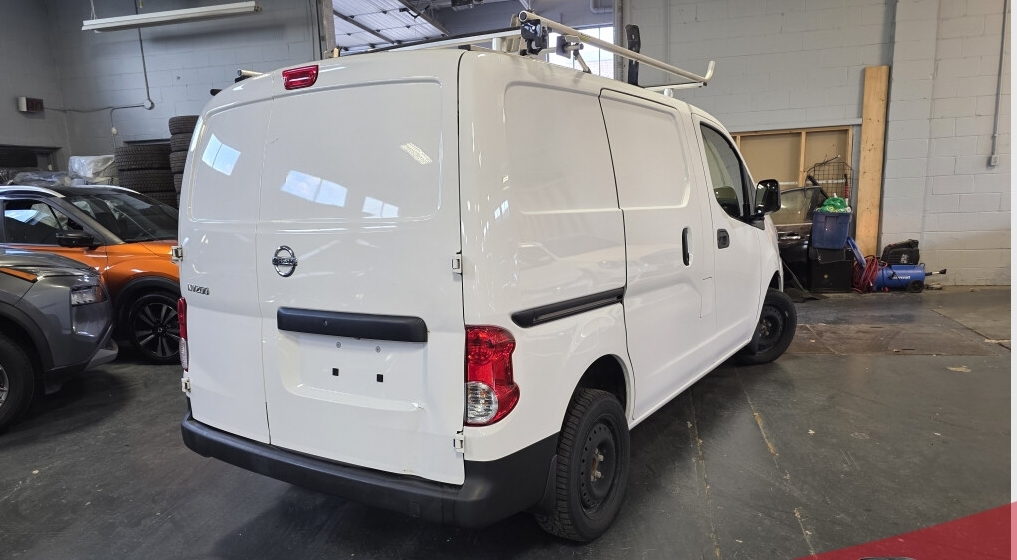 Nissan NV200 2021