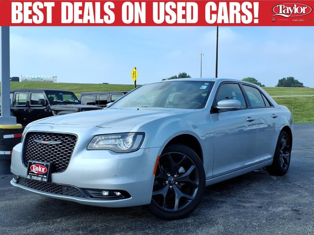 Chrysler 300 2023