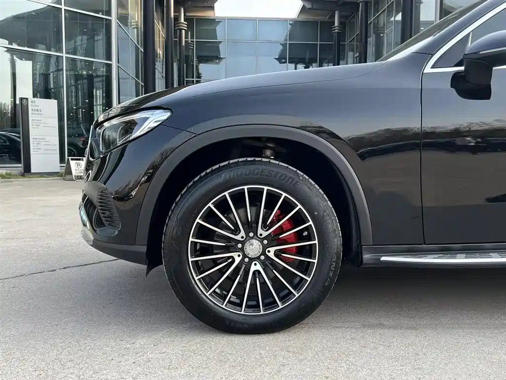 Mercedes-Benz GLC 2023