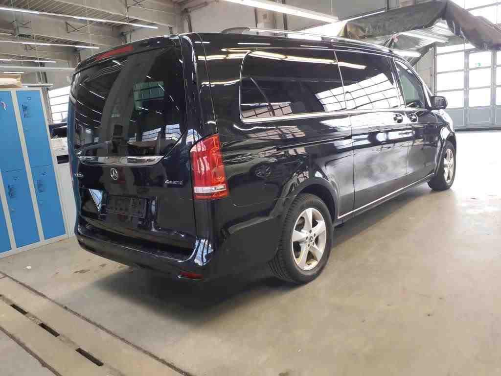Mercedes-Benz V 220 2023