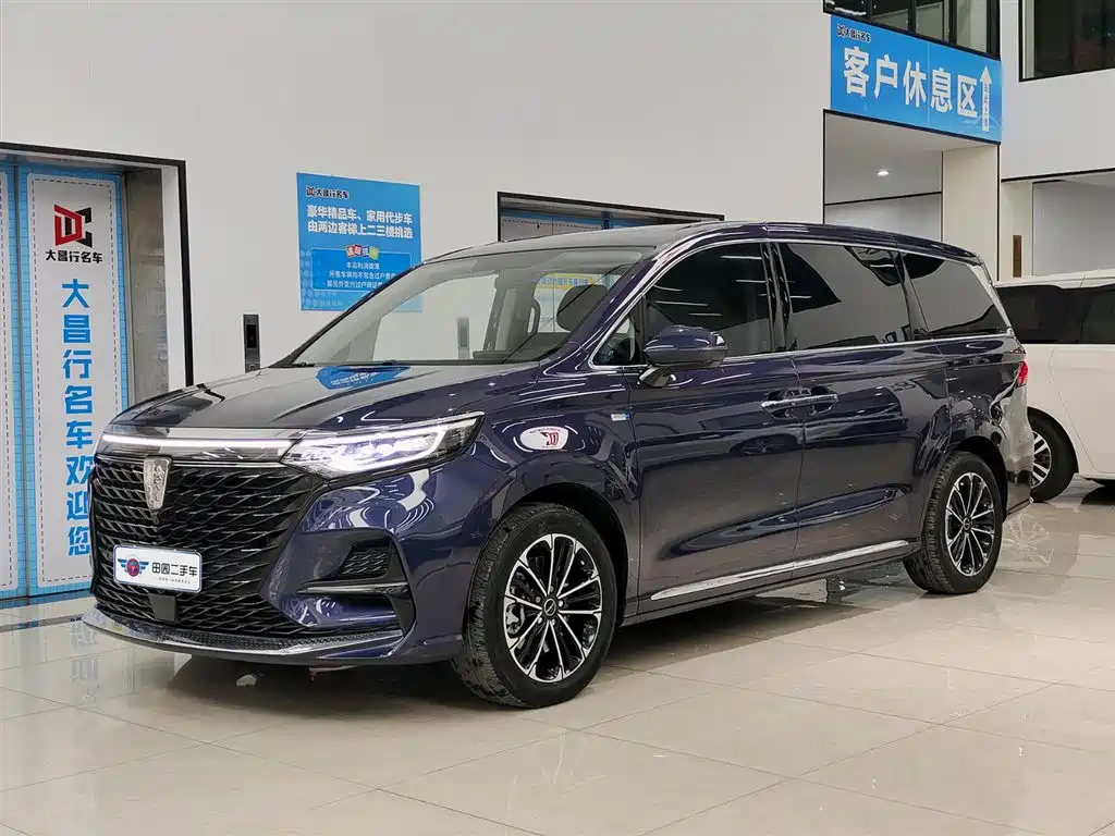 Roewe iMAX8 2022