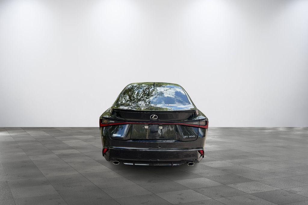Lexus IS 2021