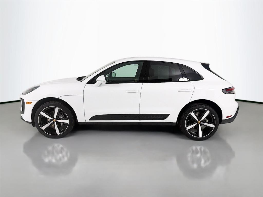 Porsche Macan 2025