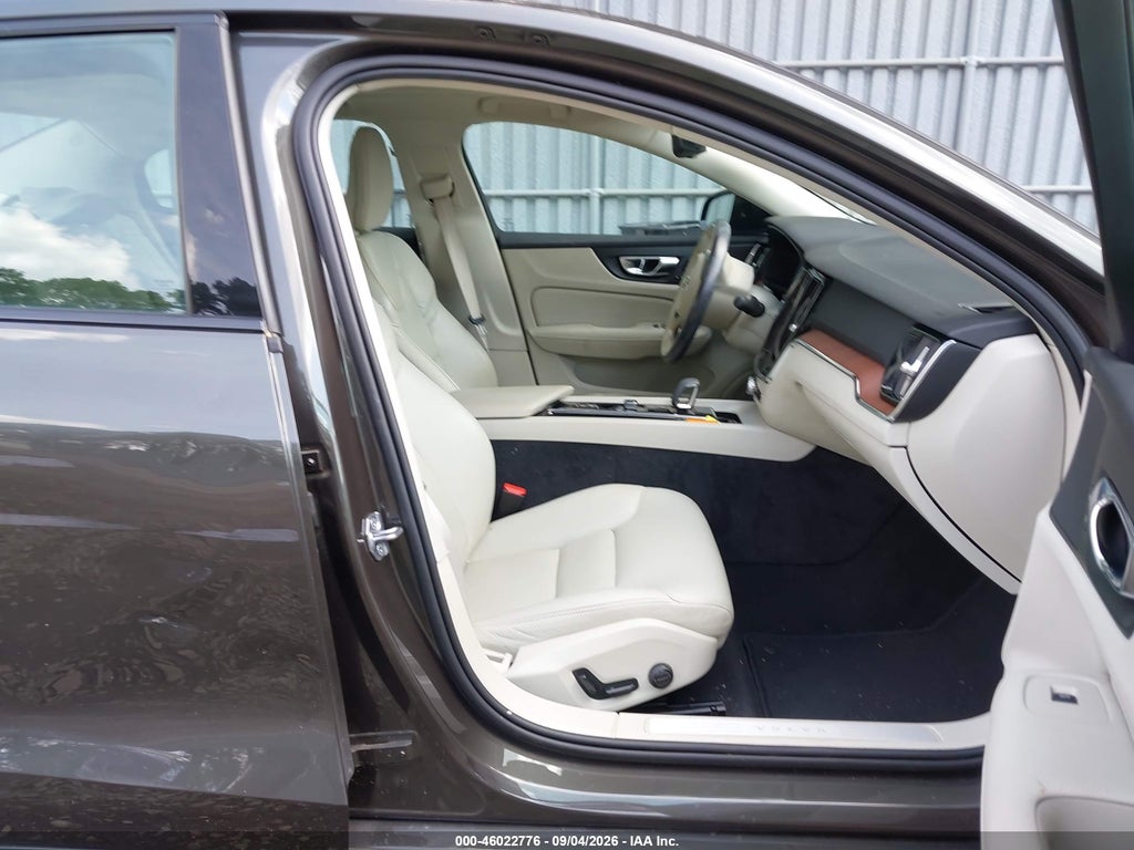 Volvo S60 2022