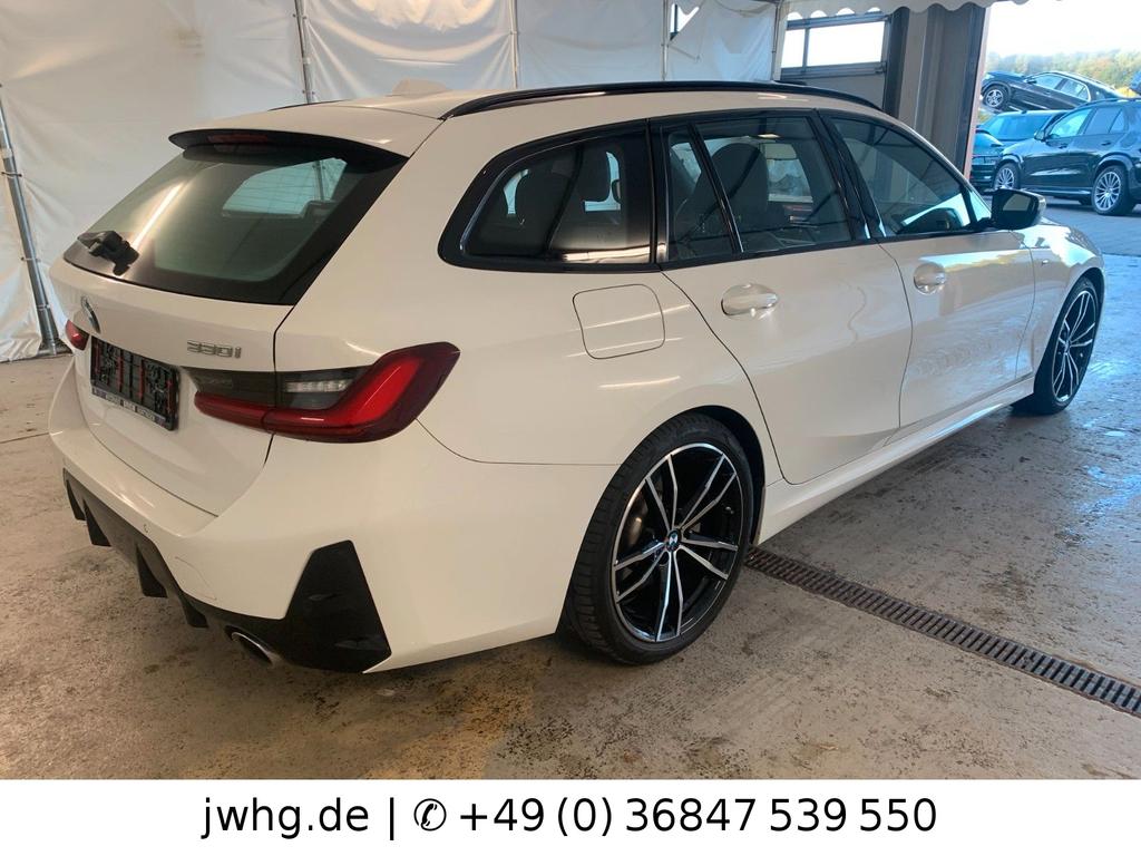 BMW 330 2022
