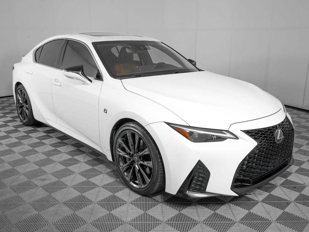 Lexus IS 2023