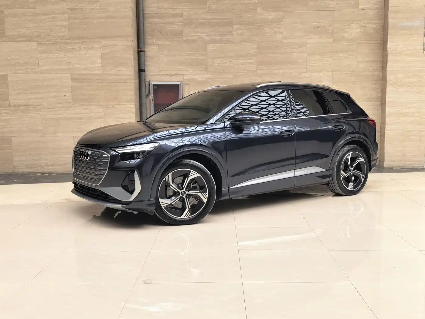 Audi Q4 e-tron 2024