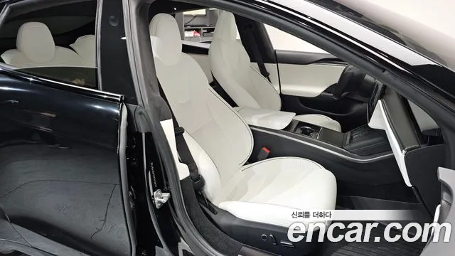 Tesla Model S 2023