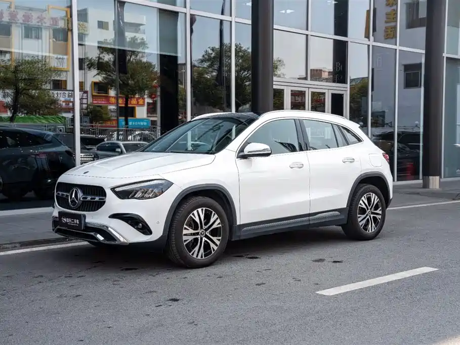 Mercedes-Benz GLA 2024