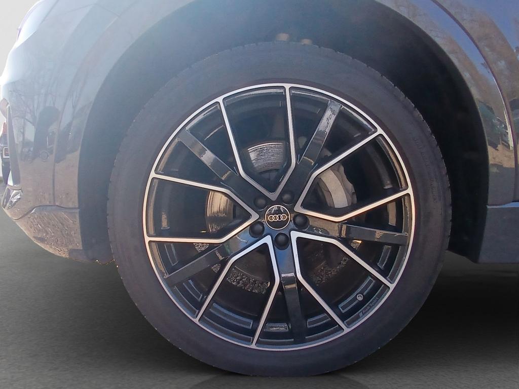 Audi Q8 2023