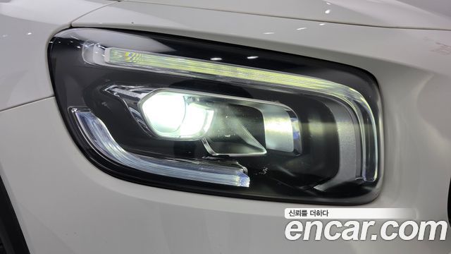 Mercedes-Benz GLB 2021
