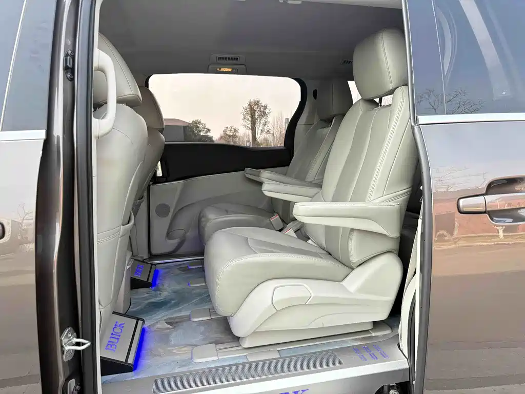 Buick GL8 2023