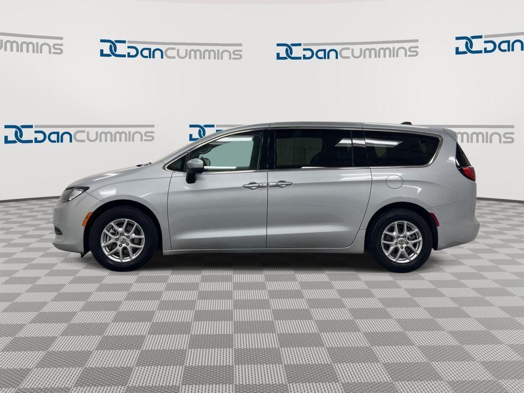 Chrysler Voyager 2023