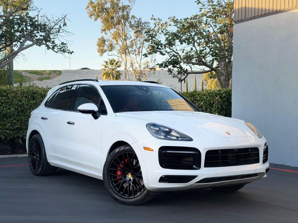 Porsche Cayenne 2021