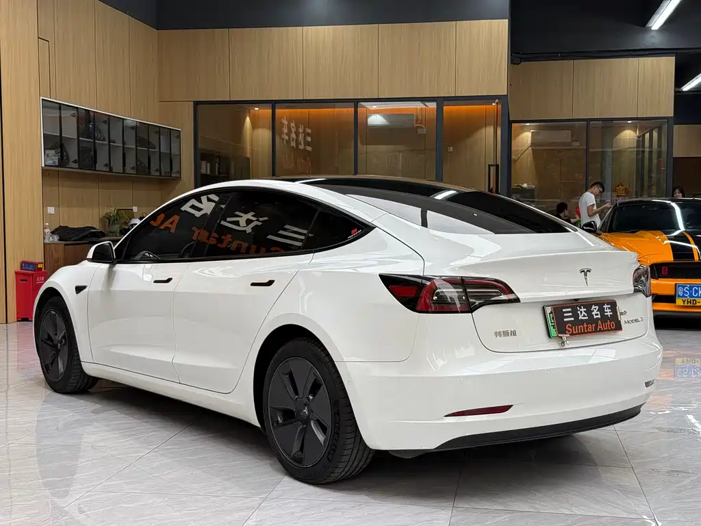 Tesla Model 3 2023