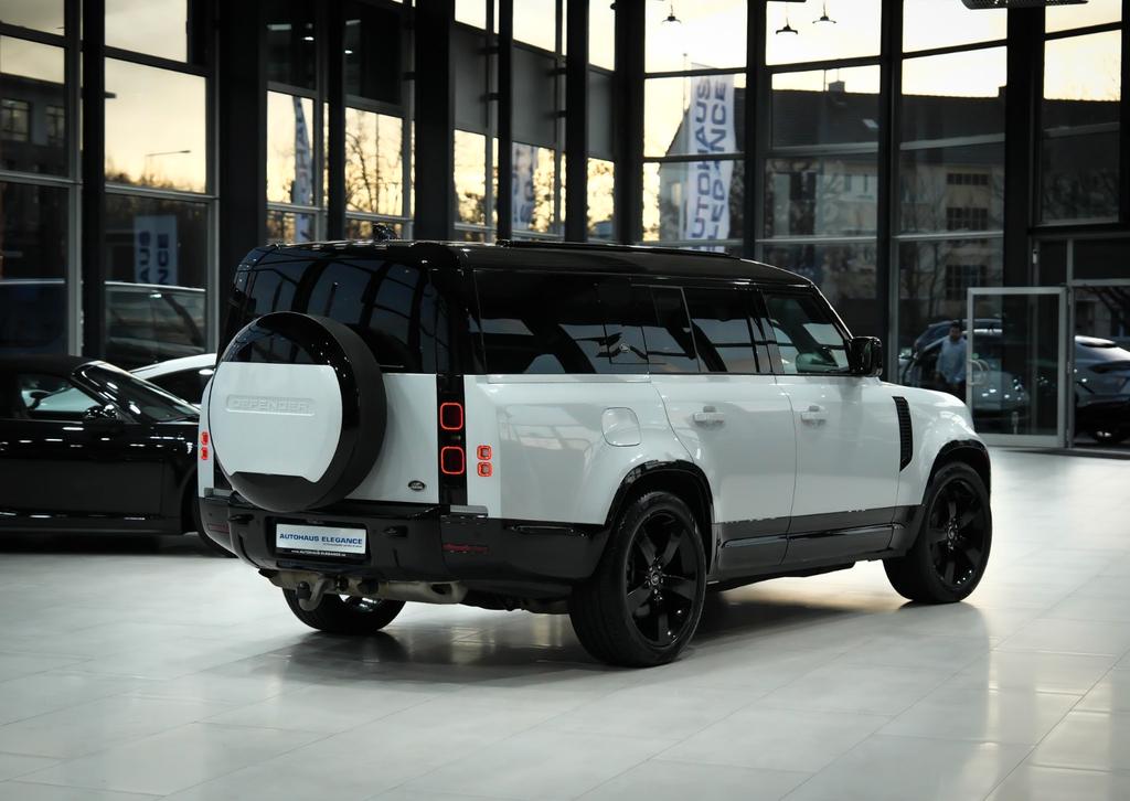 Land Rover Defender 2023