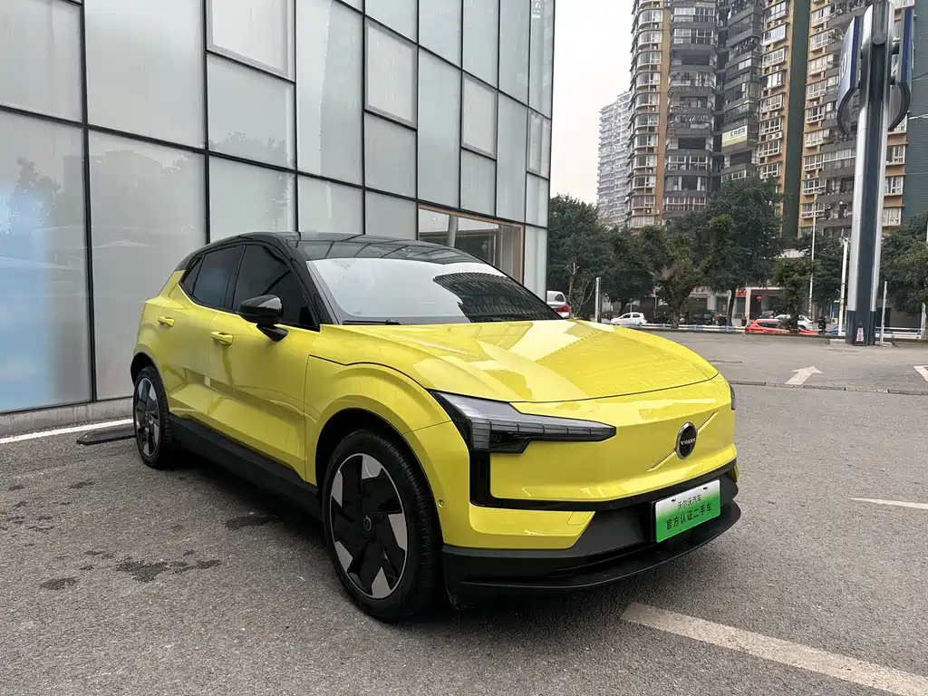 Volvo EX30 2024