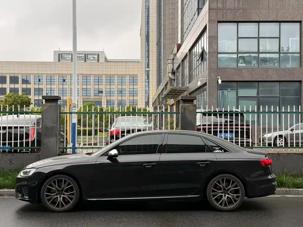 Audi S4 2023