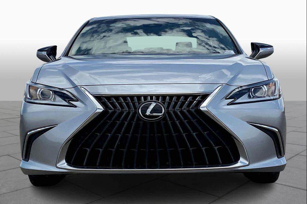 Lexus ES 2022