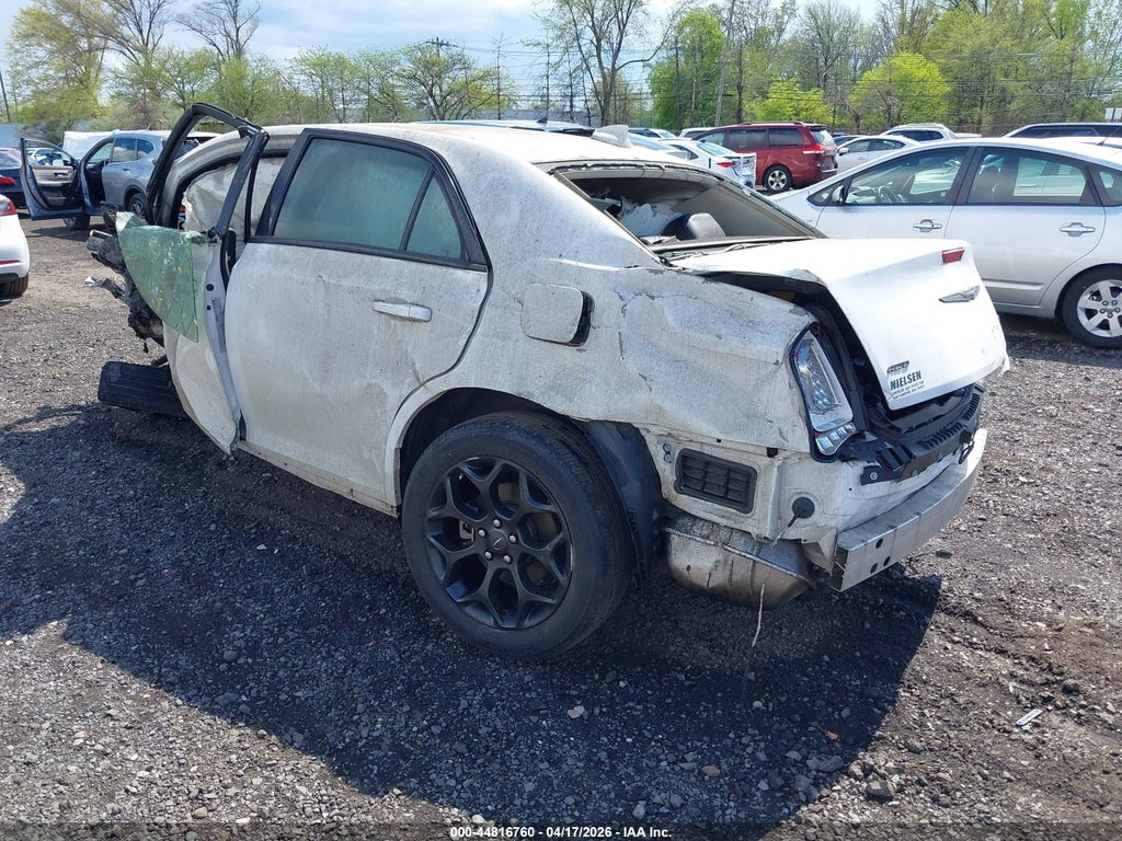 Chrysler 300 2022