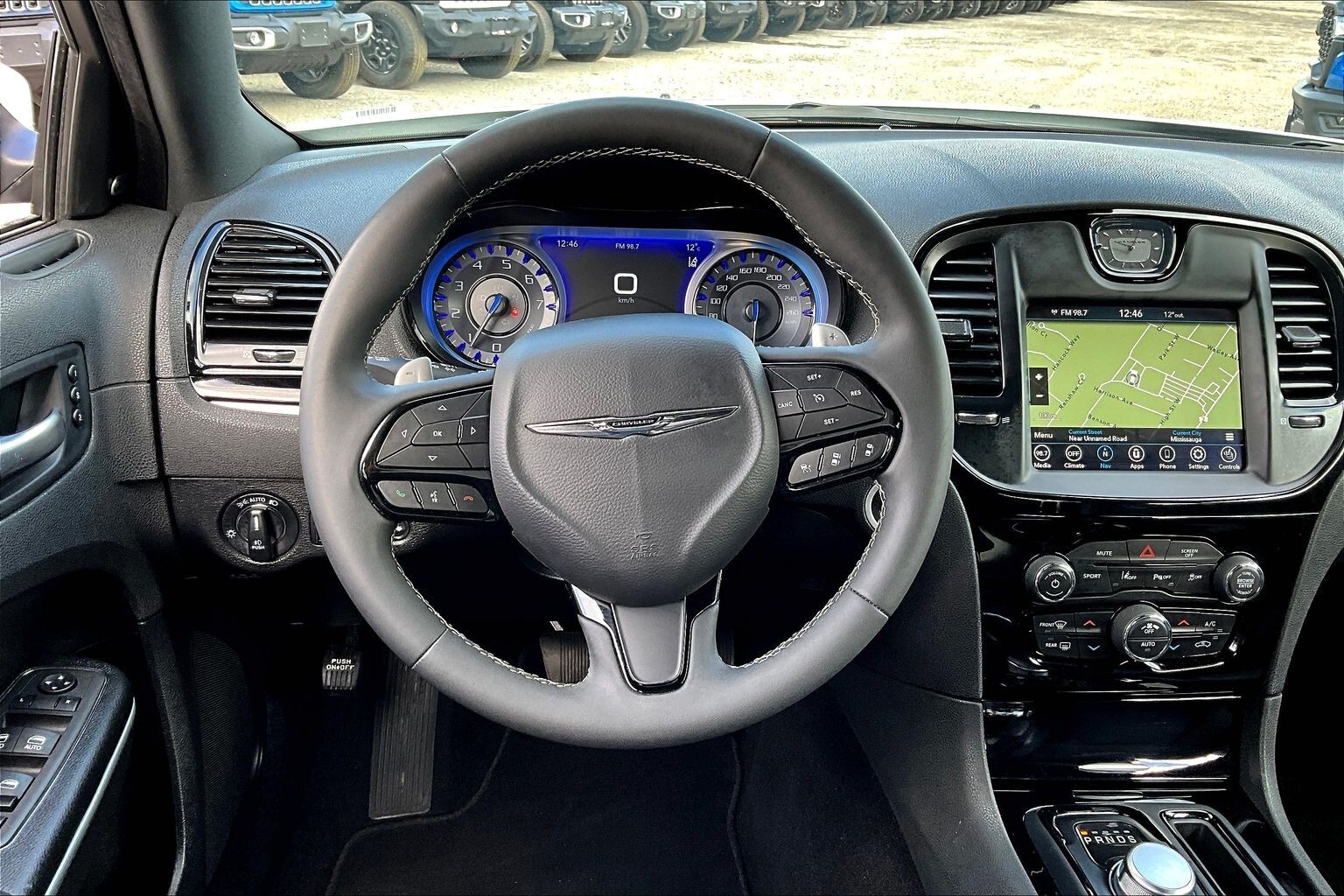 Chrysler 300 2023