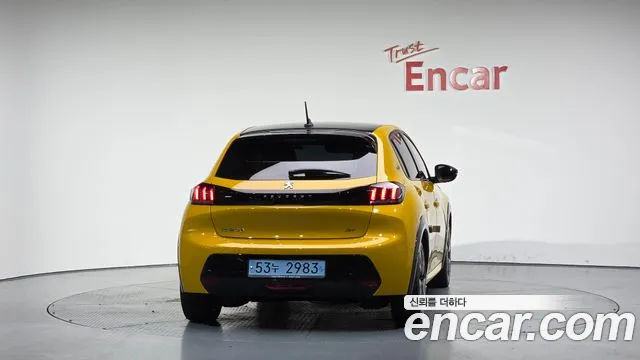 Peugeot 208 2021