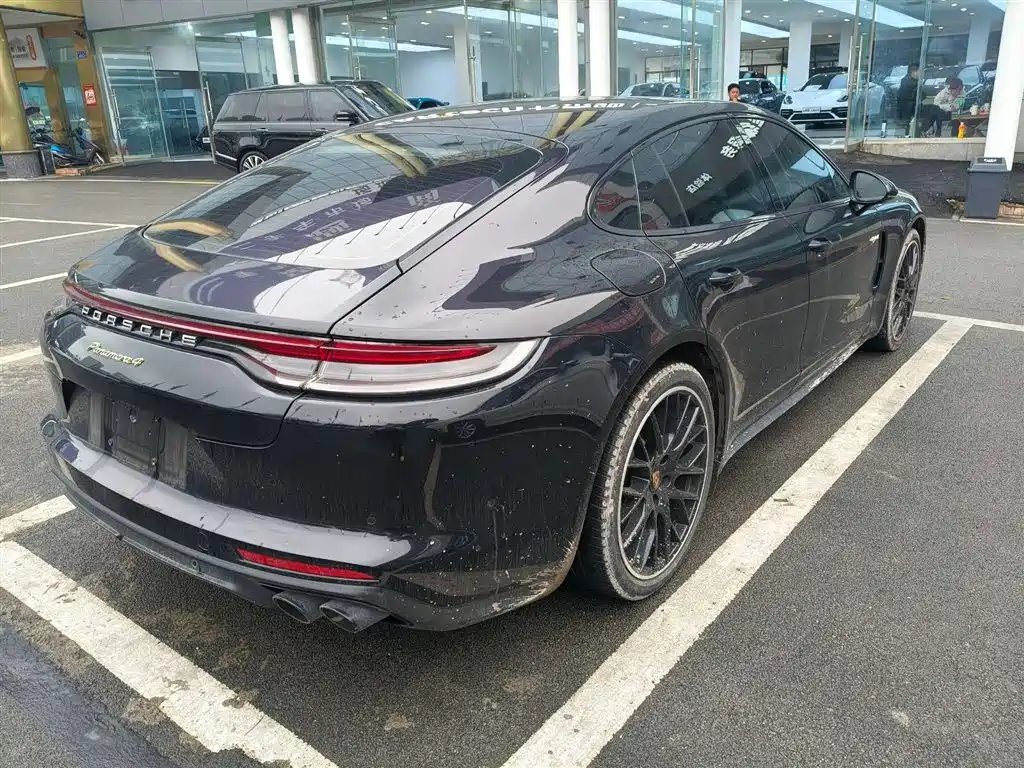 Porsche Panamera 2022