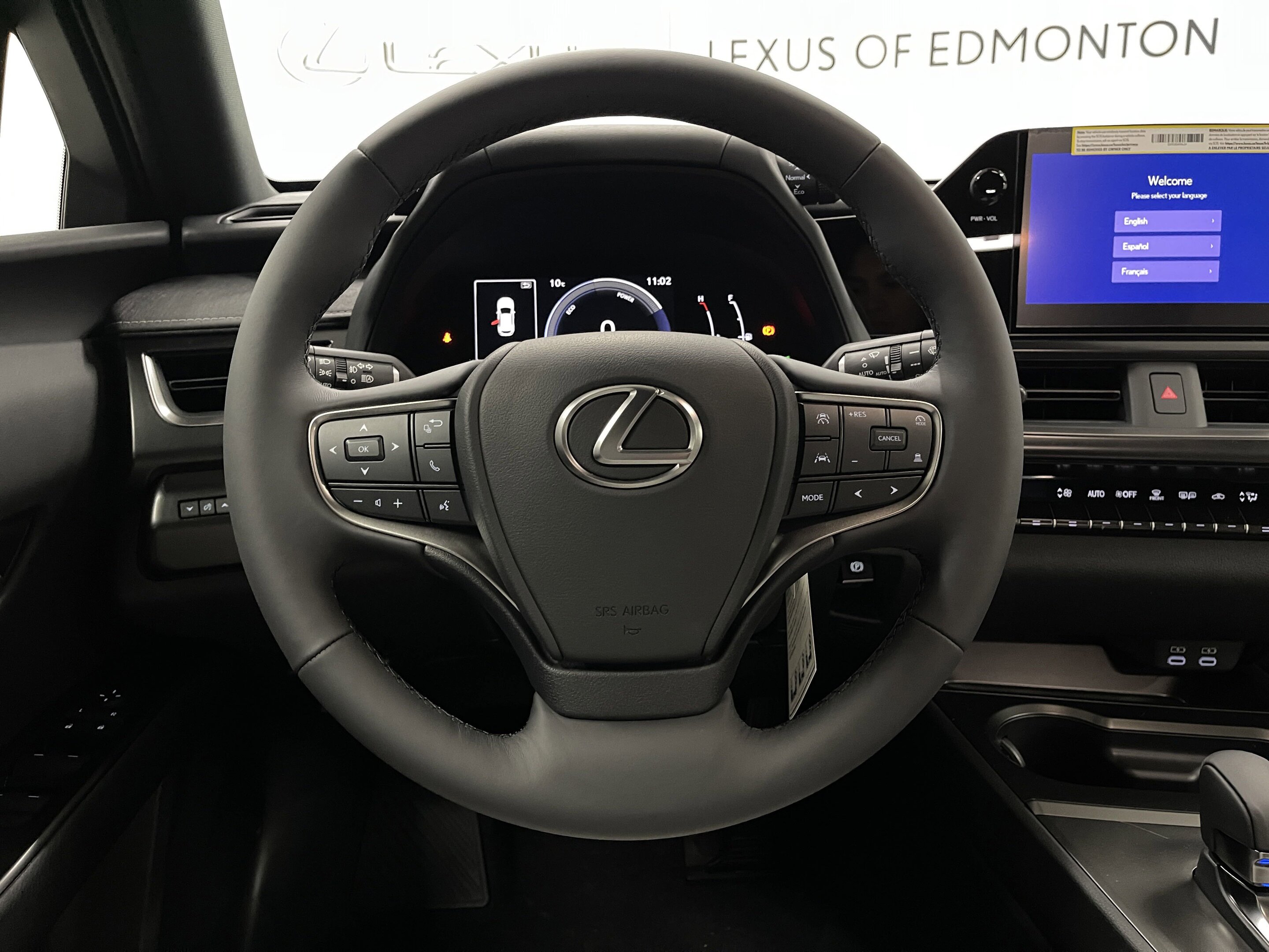 Lexus UX 2025