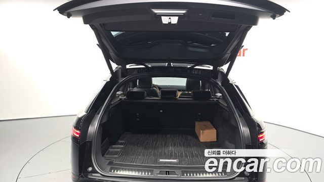 Land Rover Range Rover Velar 2025