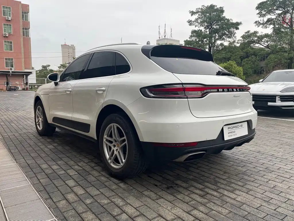 Porsche Macan 2021
