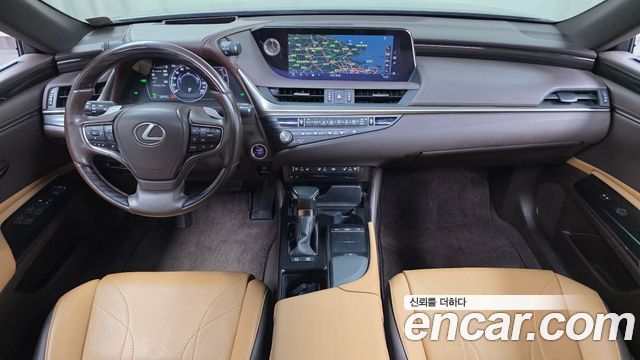 Lexus ES 2021