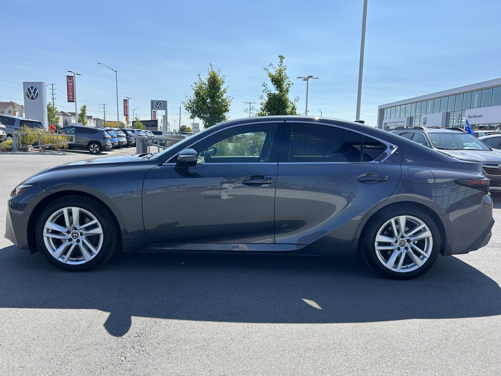Lexus IS 2021