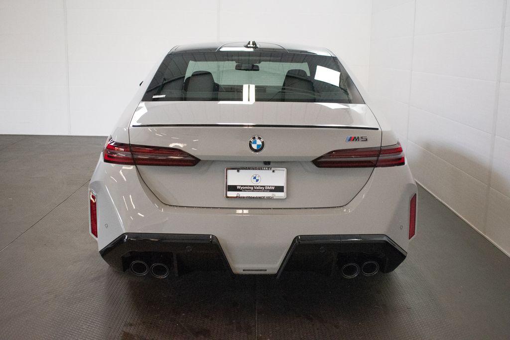 BMW M5 2027