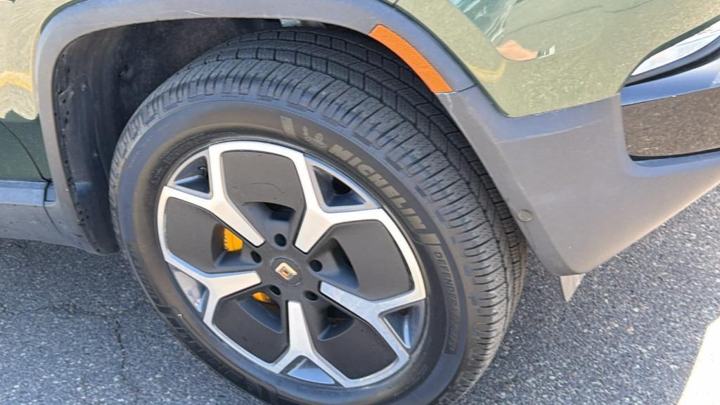 Rivian R1S 2024