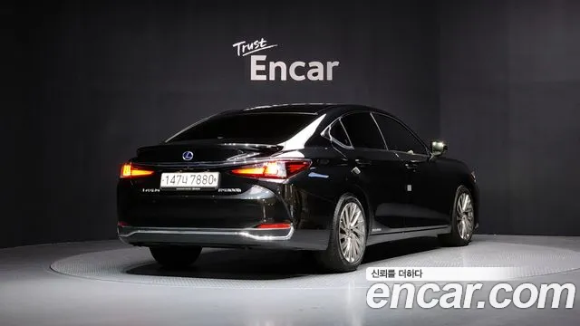 Lexus ES 2021