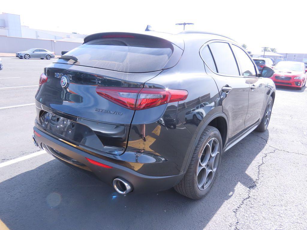 Alfa Romeo Stelvio 2021