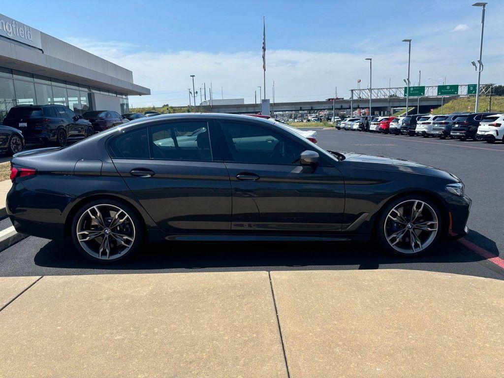 BMW M550 2022