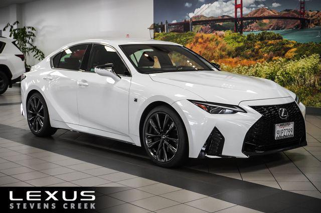 Lexus IS 300 2025