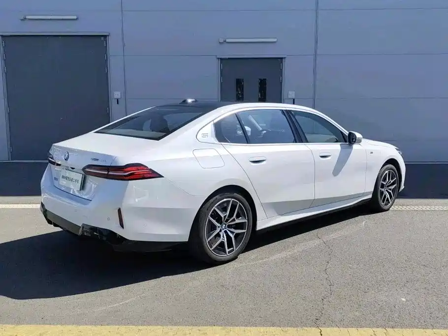 BMW i5 2026