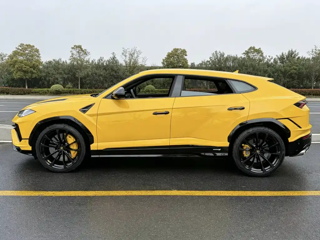 Lamborghini Urus 2025
