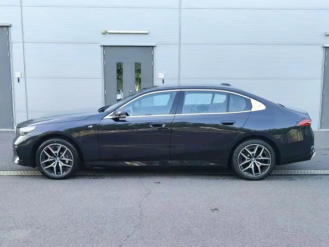 BMW i5 2025