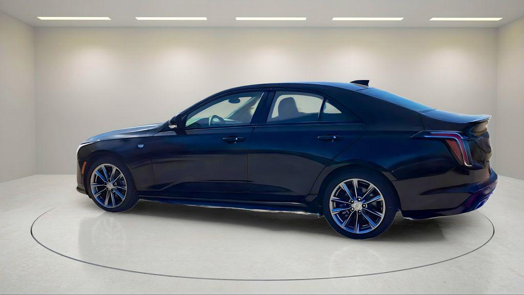 Cadillac CT4 2025