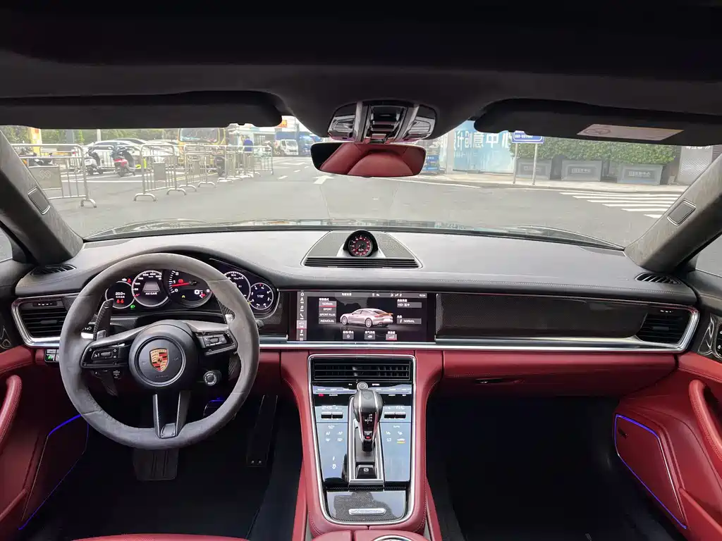 Porsche Panamera 2021