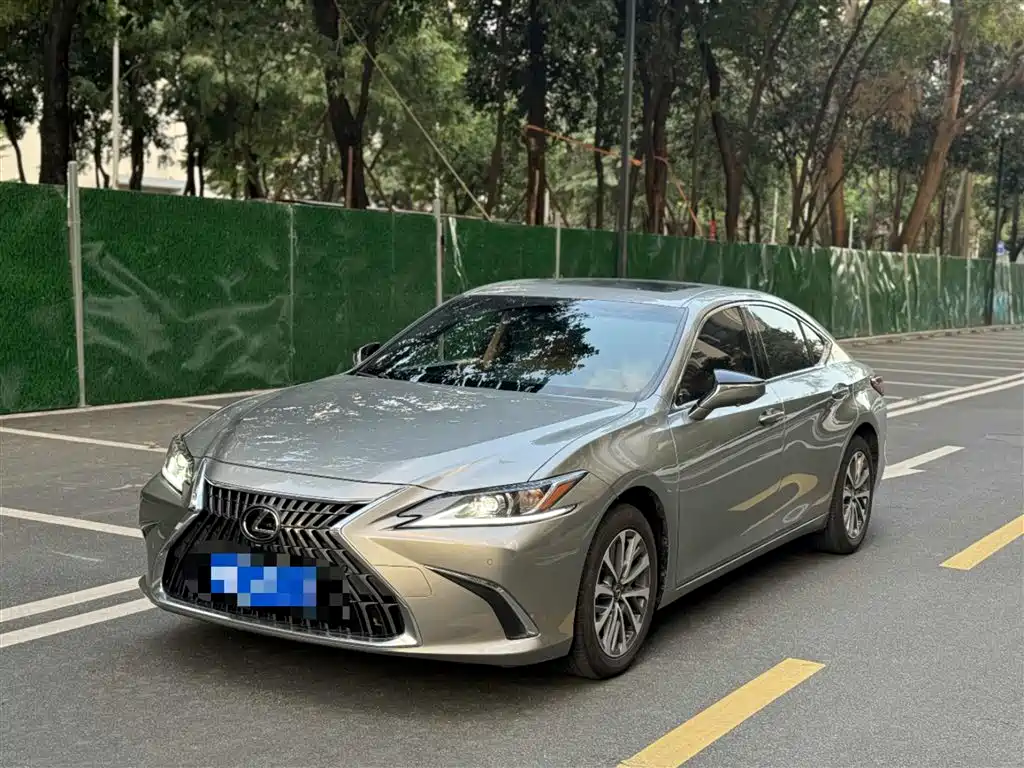 Lexus ES 2024