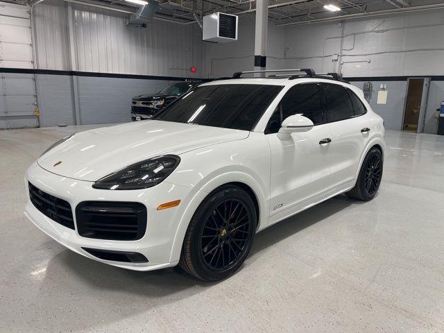 Porsche Cayenne 2021
