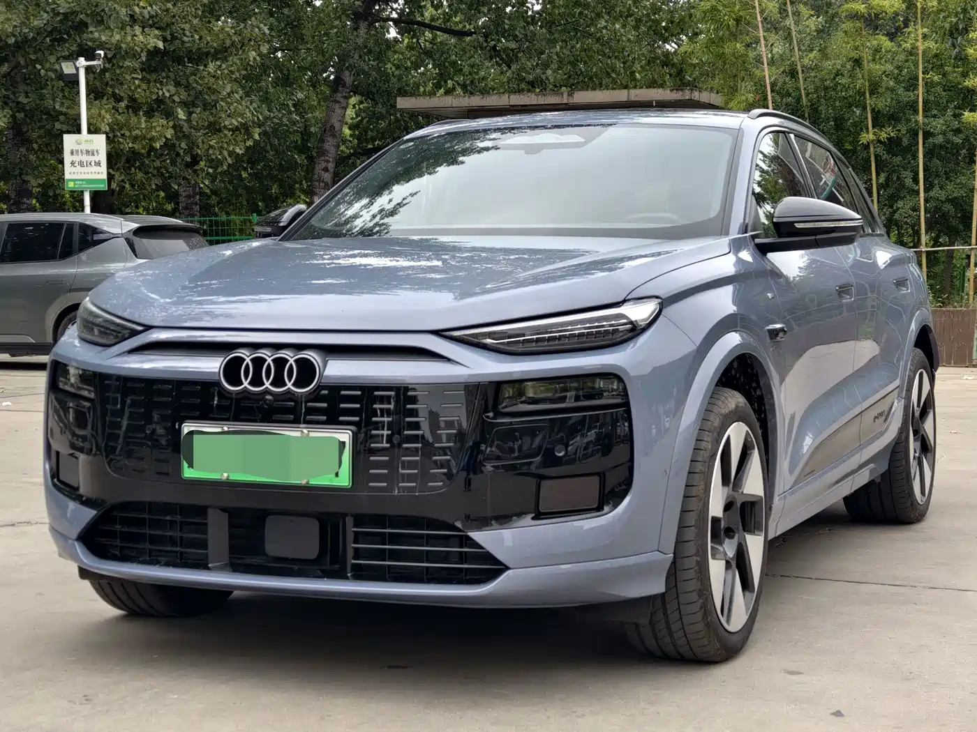 Audi e-tron 2025